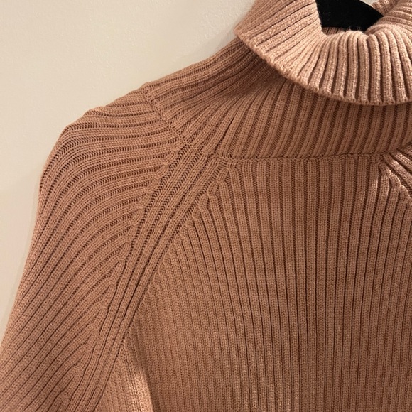 Oversized Chunky Turtleneck Knit Sweater in Brown - Picture 7 of 8